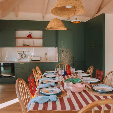 Just Like - Casa Da Tuca