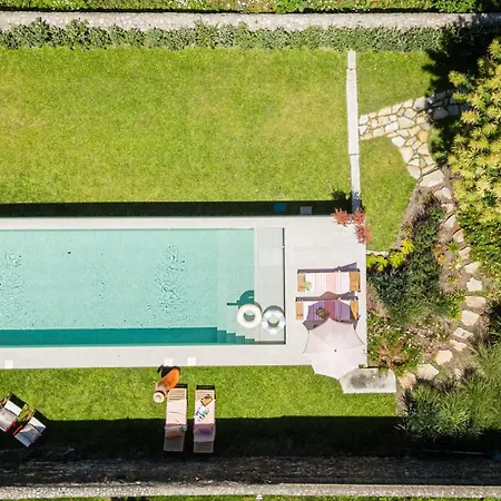 Just Like - Casa Da Tuca